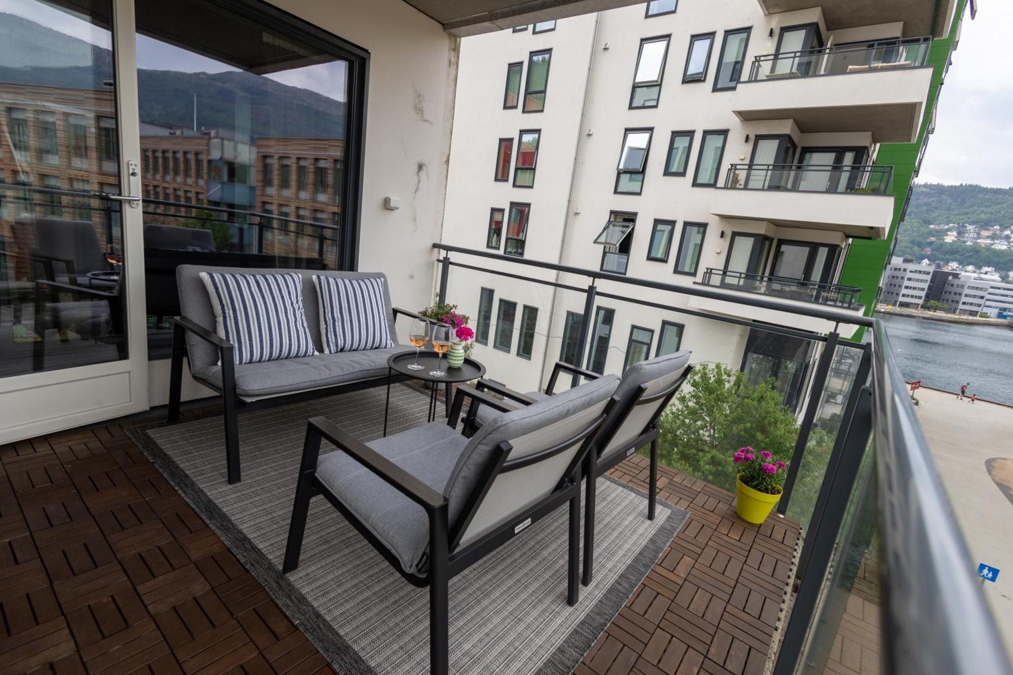 Modern Apartment - Amazing Terrace And Fjord View, Close To City Center Bergen Kültér fotó